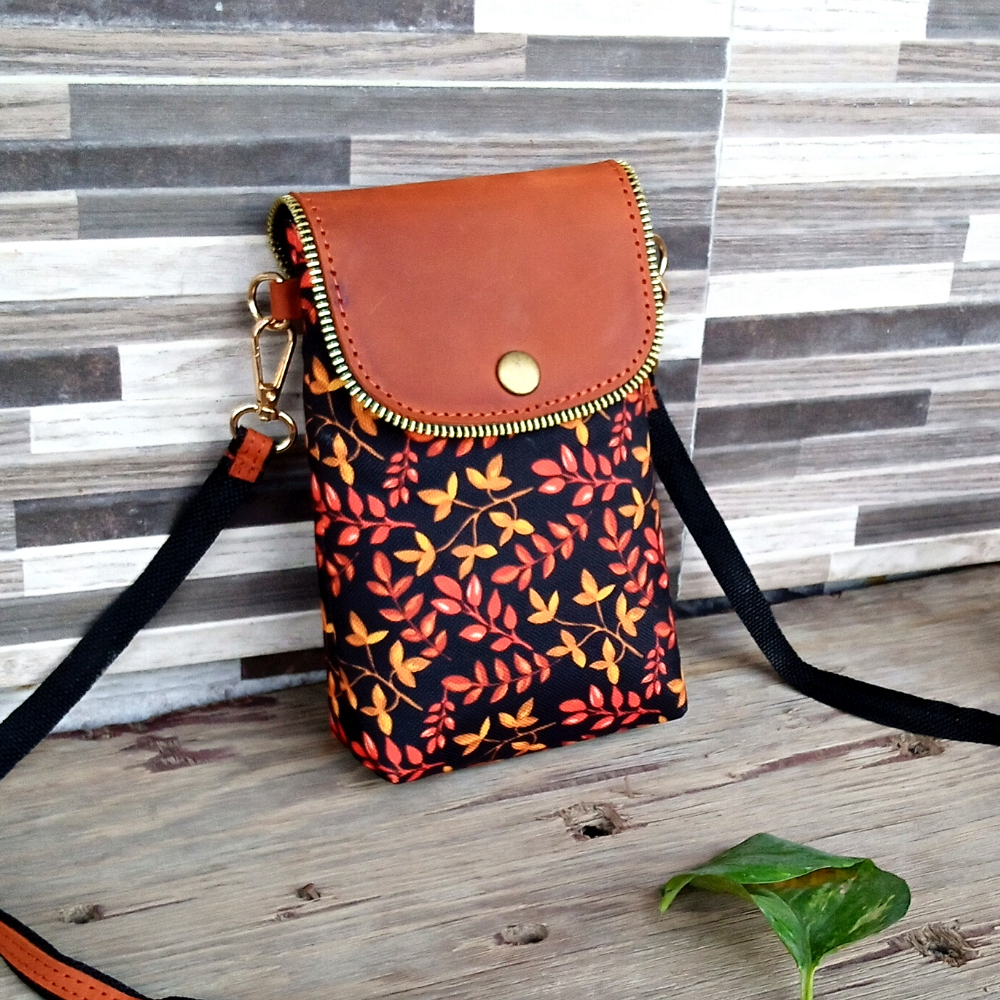 Leafy Printed Canvas and Leather Crossbody Mobile Pouch