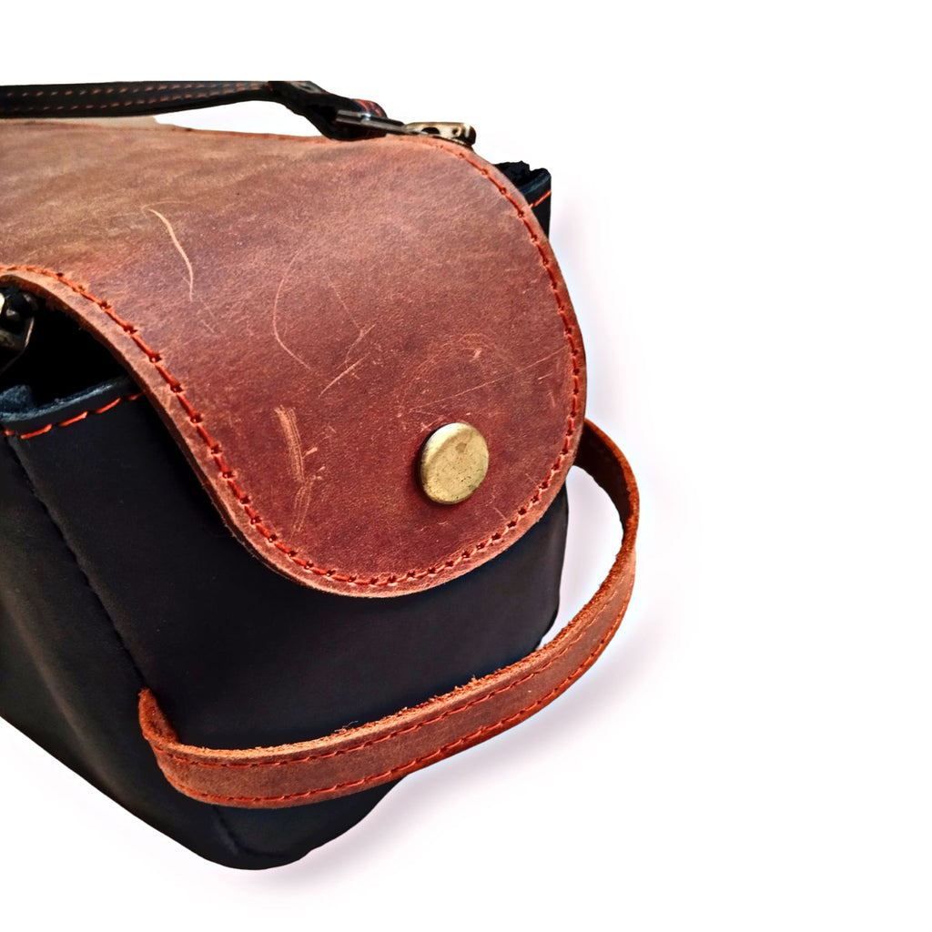 Black & Rust Leather Toiletry Bag - Dopp Kit