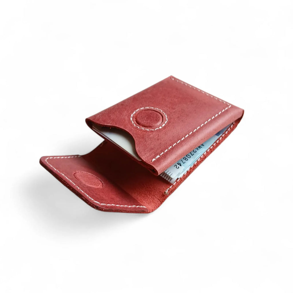 Red Crazy Horse leather card holder with magnetic closure