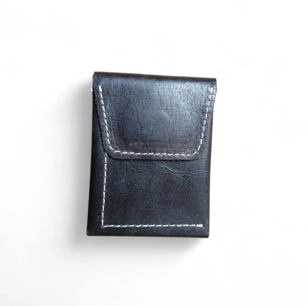 Black Crazy Horse leather card holder with magnetic closure