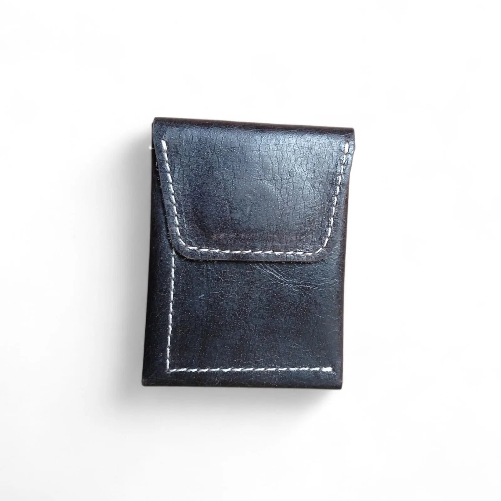 Black Crazy Horse leather card holder with magnetic closure