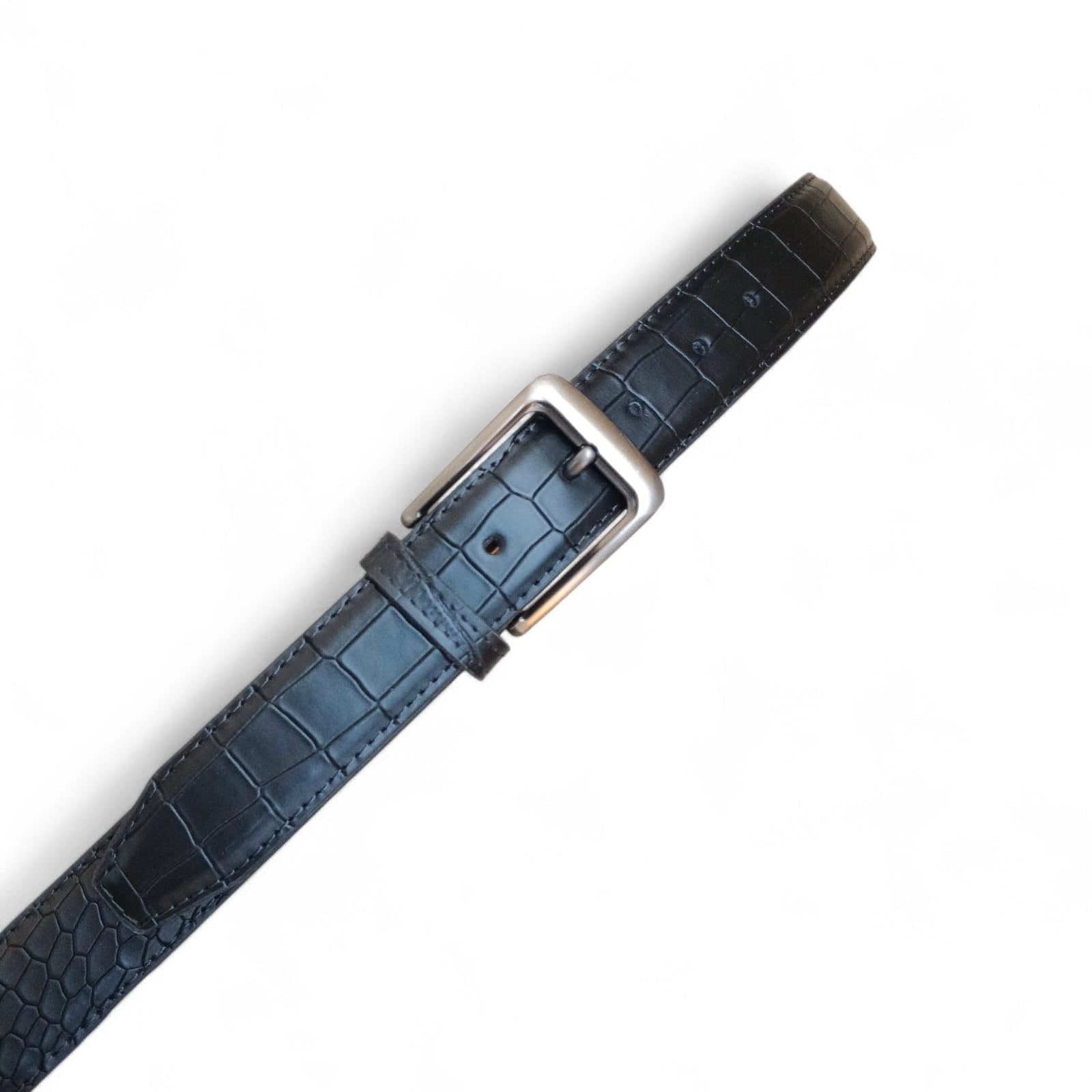 Men’s crocodile belt with metal pin buckle