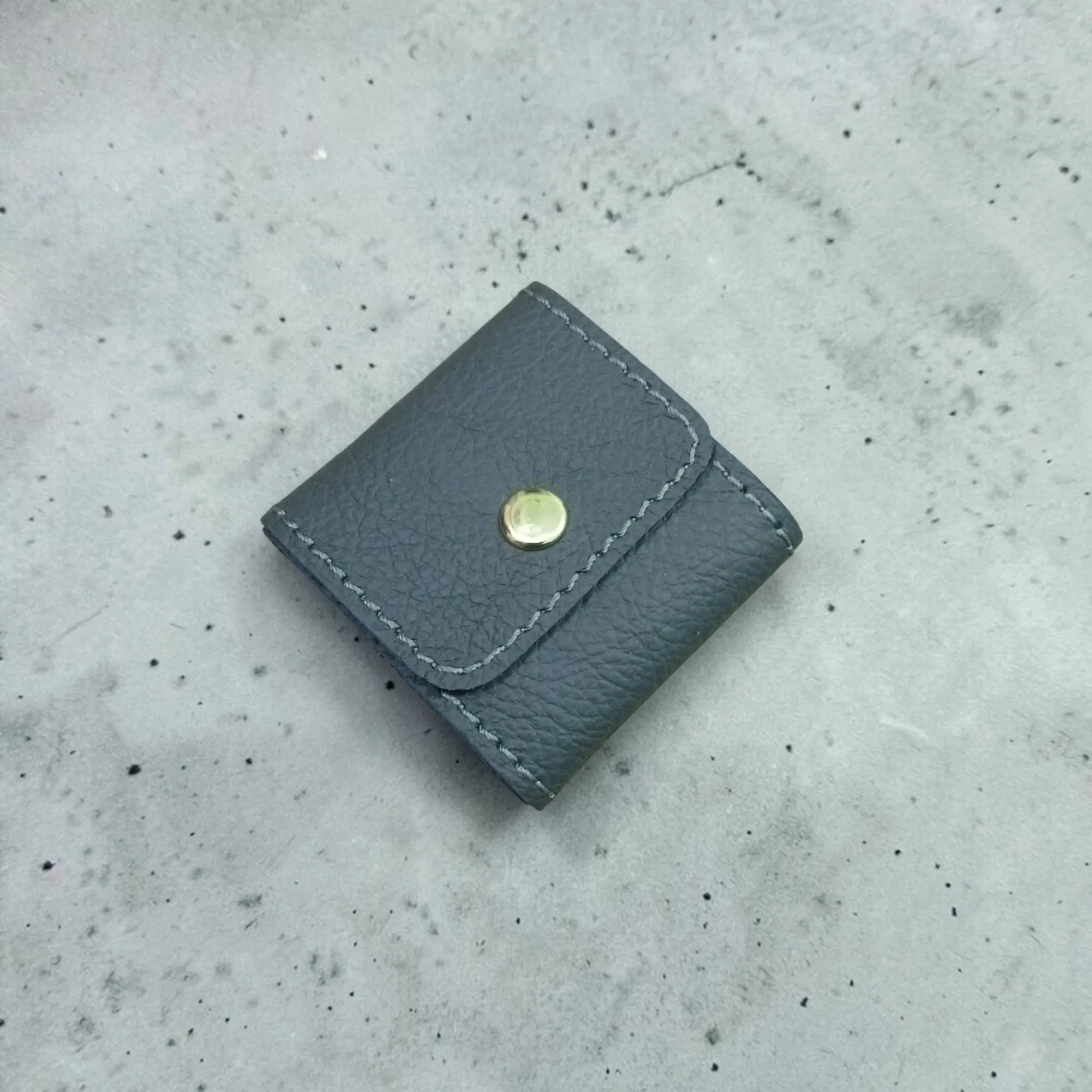 Foldable leather jewellery pouch made of natural cow leather, real leather mini jewelry organizer with four inner pockets and button closure, 2.5x2.5 inch travel case