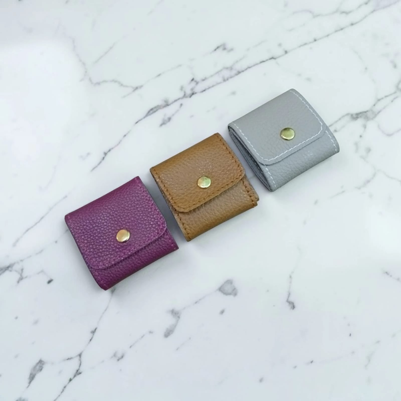 Foldable leather jewellery pouch made of natural cow leather, real leather mini jewelry organizer with four inner pockets and button closure, 2.5x2.5 inch travel case