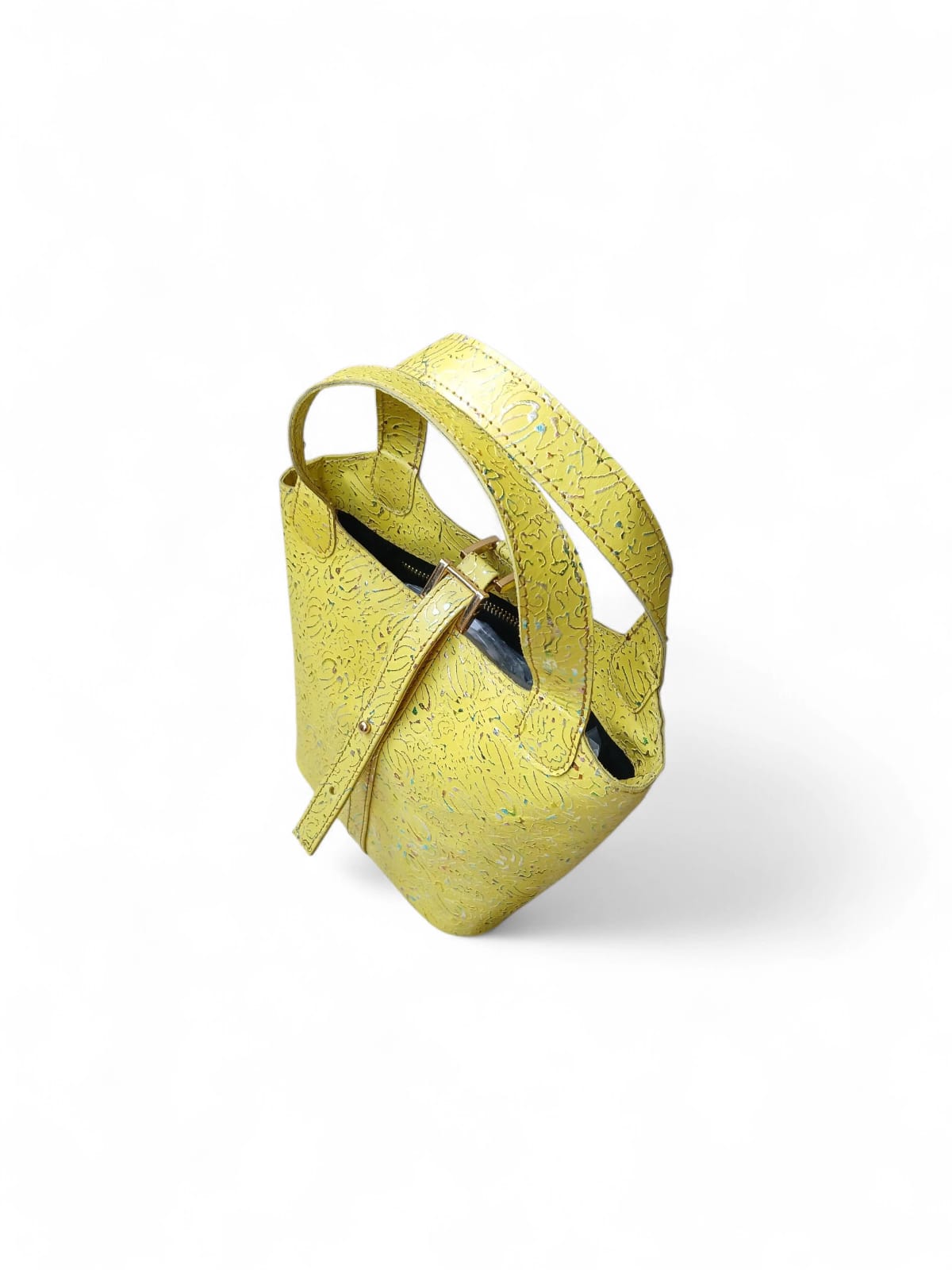 Women leather bucket handbag with suede lining and internal zipper pocket