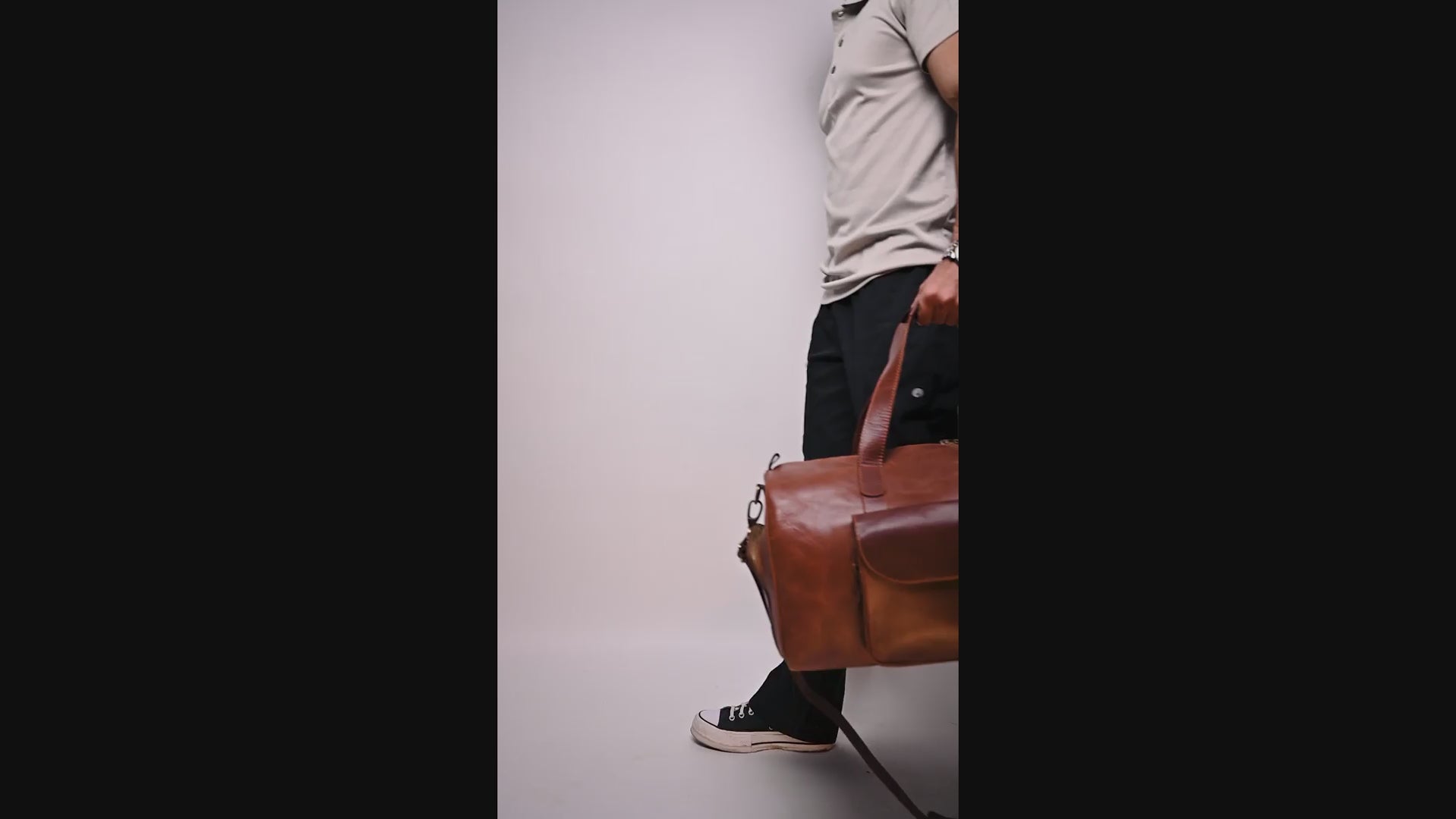 Premium Pull-Up Tan Leather Duffel Weekender Travel Bag