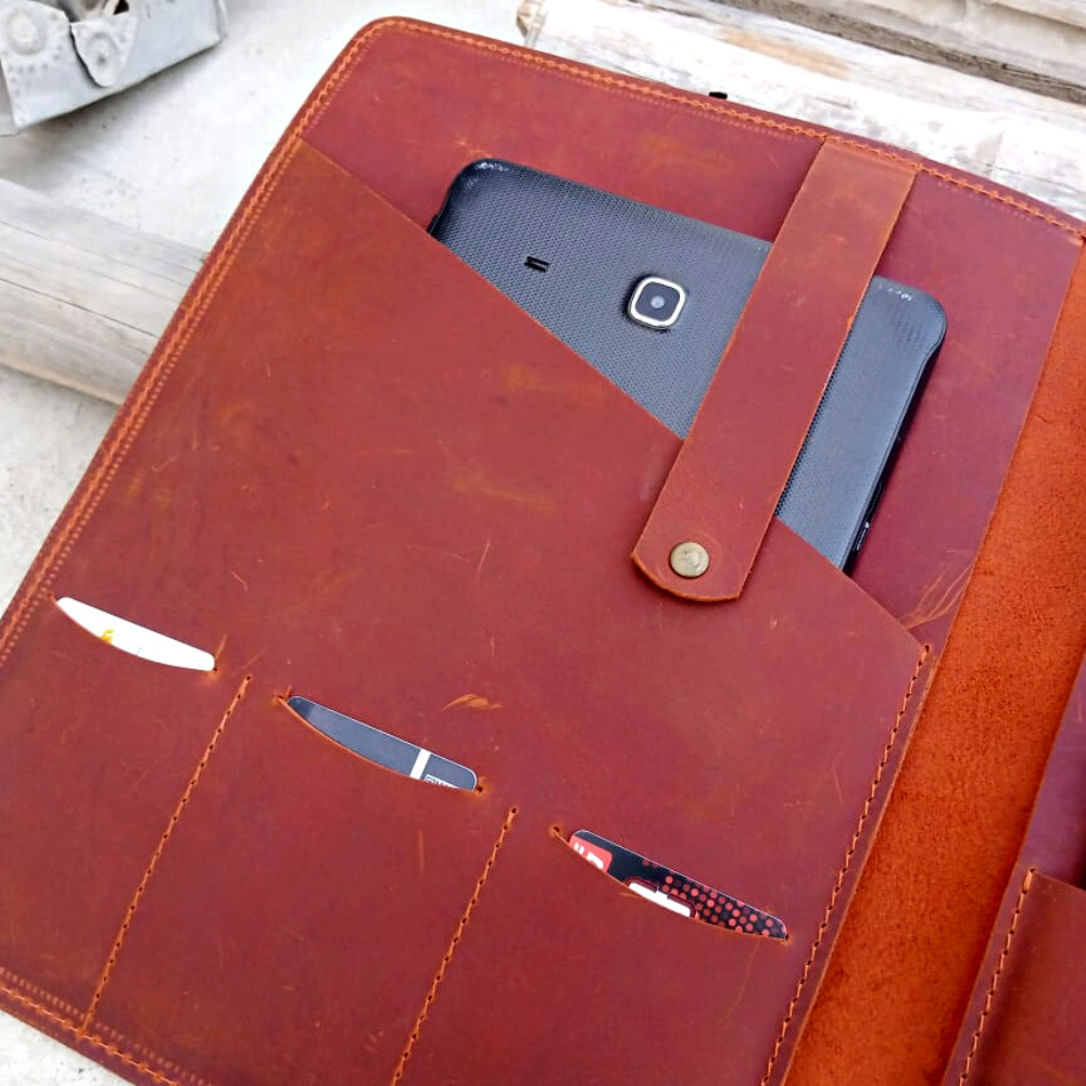 Premium oil pull-up cow leather iPad sleeve